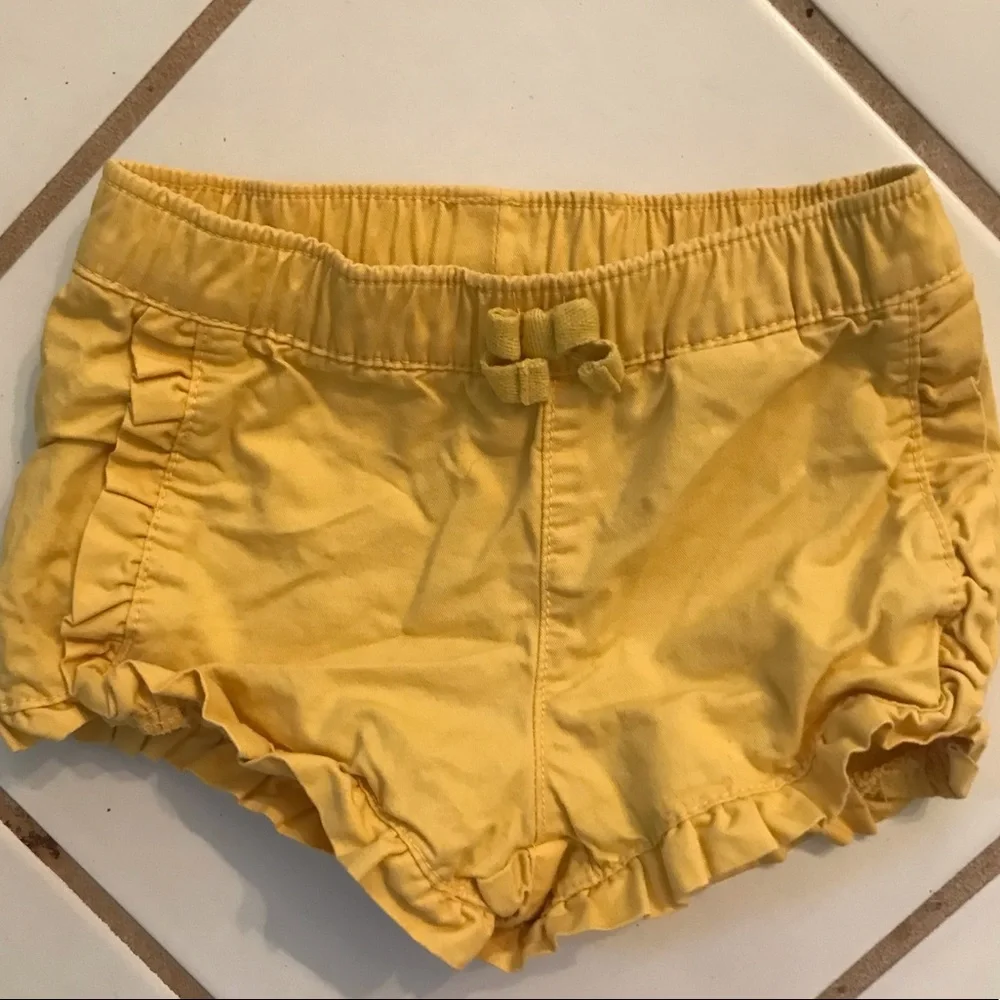 5/$25 Baby Girl Ruffle Yellow Shorts • Ruffled • Pockets • Elastic